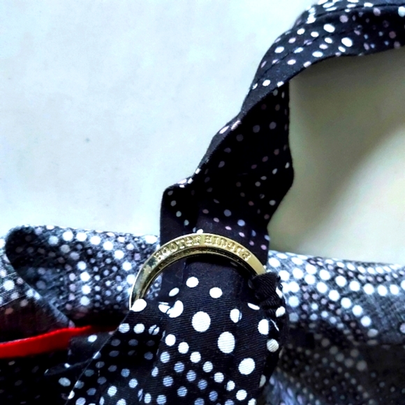 HOOTER HIDERS Maternity Nursing Cover For Nursing Moms On The Go! - Picture 4 of 8